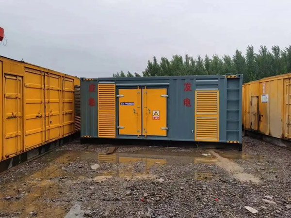 海伦柴油发电机如何判断干式空气滤清器是否需要更换？