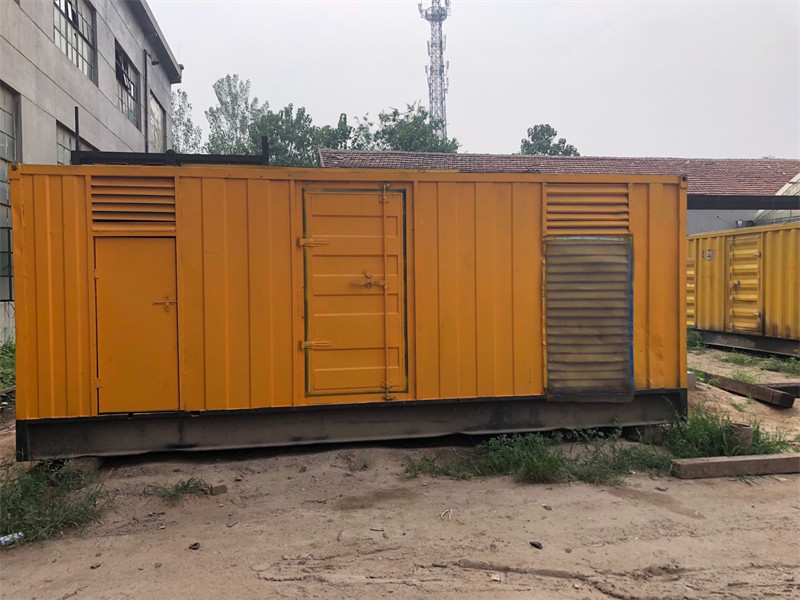 海伦发电机出租进行负载测试时，电瓶电量不足的具体判断标准是什么？